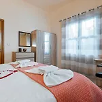 Eddy\'S Apartment